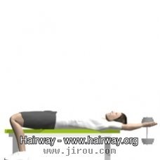 哑铃仰卧屈臂上提